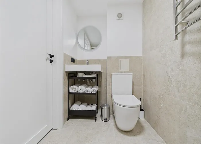 Affordable Old Town Loft *