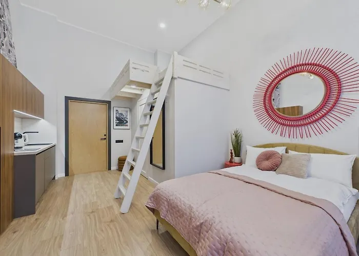 Affordable Old Town Loft Апартаменты *