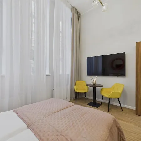 Affordable Old Town Loft Рига